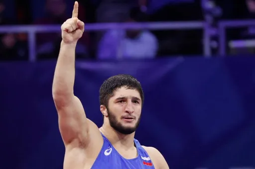 Садулаев получил визу и выступит на чемпионате Европы по борьбе в Румынии