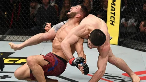 Царукян намерен провести бой за титул UFC в легком весе в начале 2024 года