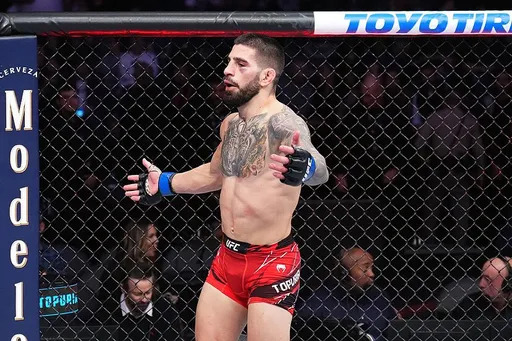 Бывший капитан мадридского «Реала» Серхио Рамос посетил турнир UFC on ABC 5 и поздравил Топурию с победой над Эмметтом