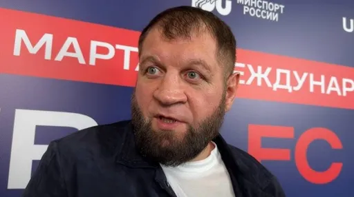 «Мне отсоединили голову». Александр Емельяненко рассказал об операции на позвоночнике