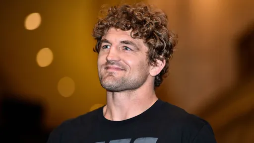 Бывшего бойца UFC Аскрена выписали из больницы после пересадки легких