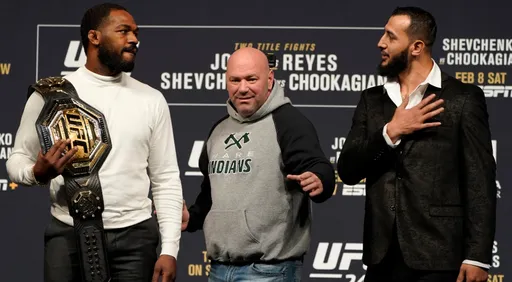 Джонс отреагировал на поражение Рейеса на турнире UFC в Перте