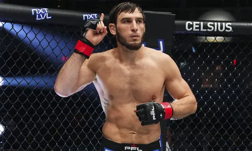 Умалатов выбыл из боя с Родригезом на турнире PFL, его заменит Маккензи