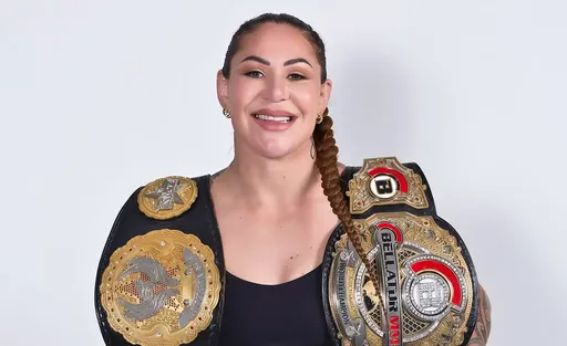 Чемпионка Bellator Крис Сайборг намекнула, что проведет титульный бой по правилам бокса