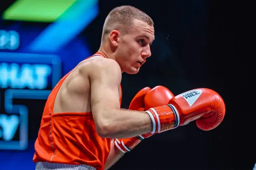 Россиянин Саввин стал чемпионом Европы по боксу, победив кубинца Диаса