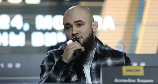 «Скотское отношение». Бадаев – о решении Hardcore забрать у Белаза пояс чемпиона лиги