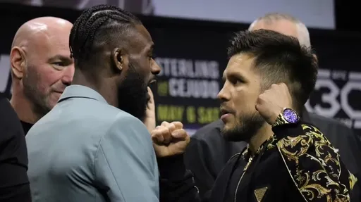 Сехудо и Стерлинг провели яркую дуэль взглядов перед UFC 288