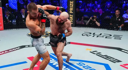 Сложный старт россиян в Гран-при PFL: Хайбулаев совершил камбэк, Корешков и Берхамов уступили досрочно