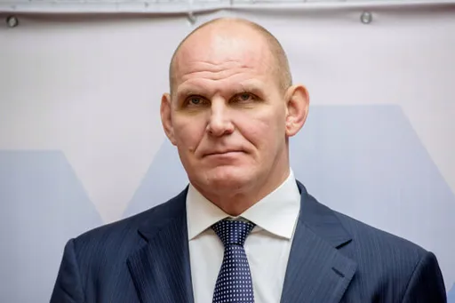 Александр Карелин