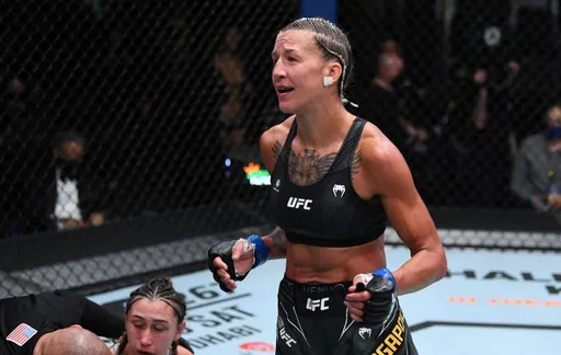 Казахстанские бойцы Сергей Морозов и Мария Агапова уволены из UFC