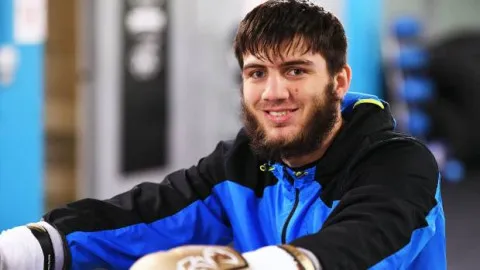 Экс-претендент на титул WBA Саламов: на 100 процентов уверен в победе Усика над Фьюри