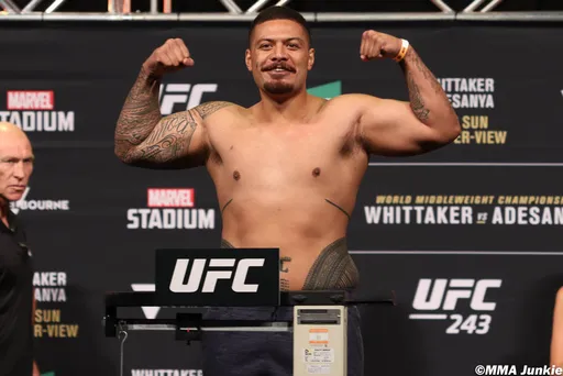 Джастин Тафа стал первым тяжеловесом в истории UFC, провалившим взвешивание