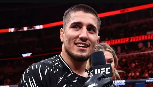 Сусуркаев сообщил о срыве боя с Гандрой на турнире UFC 335