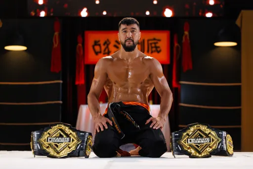 RCC сняла превью к бою Хамзин – Космо в стиле фильма «Кровавый спорт»