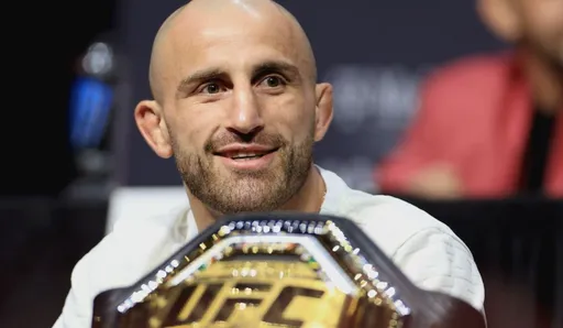 Чемпион UFC Волкановски пожаловался на недостаток внимания со стороны ведущих СМИ Австралии