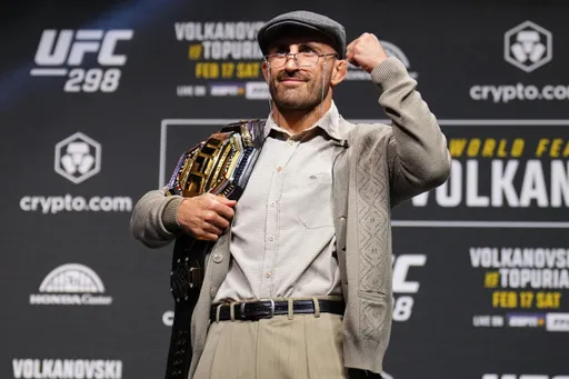 Волкановски предложил Гейджи провести супербой за титул UFC в легком весе