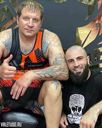Александр Емельяненко анонсировал скорый дебют Дауда «Стханского» в новой кулачной лиги от RCC