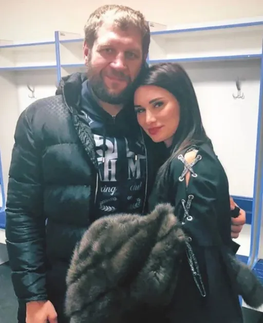Александр Емельяненко объявил, что скоро вновь женится