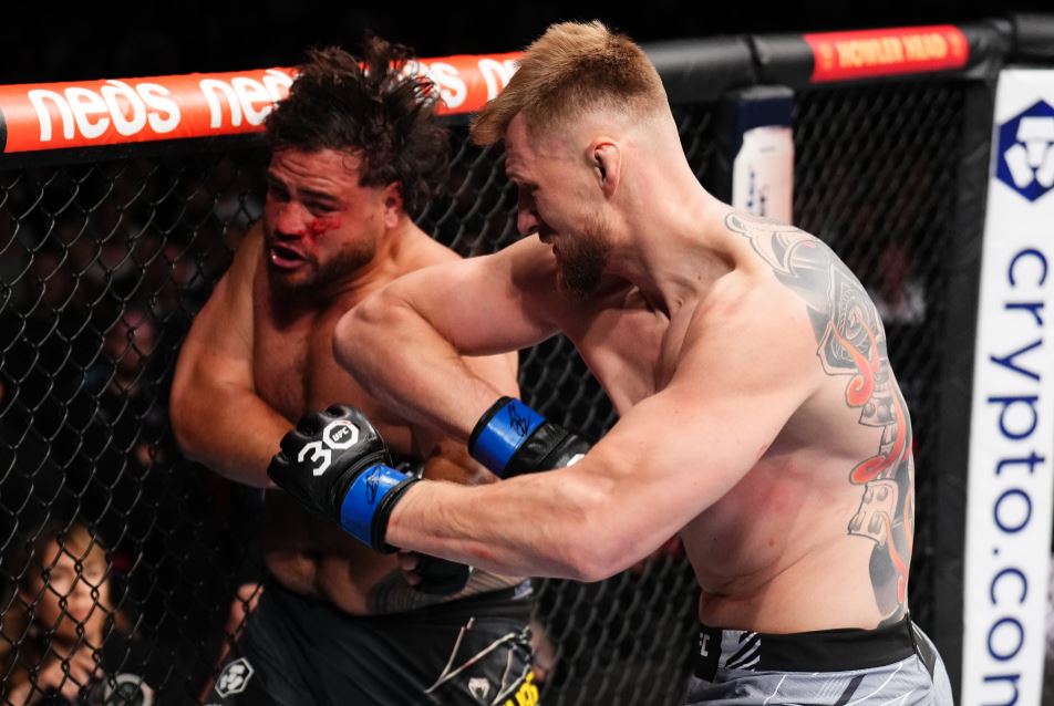 Россиянин Волков стал третьим бойцом в истории UFC, выполнившим удушение Иезекииля