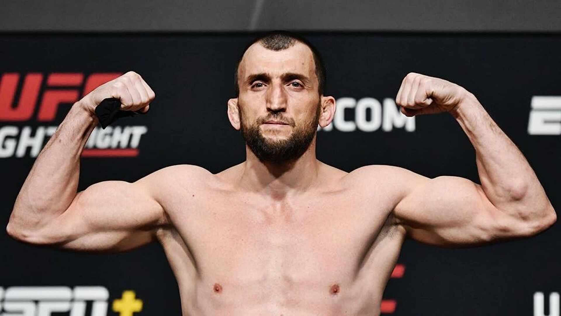 Салихов и Понзиниббио показали одинаковый вес перед UFC on ESPN 59 в Денвере