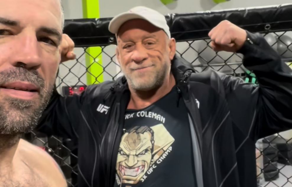 Член Зала славы UFC Марк Колман, пострадавший при пожаре, вернулся в зал