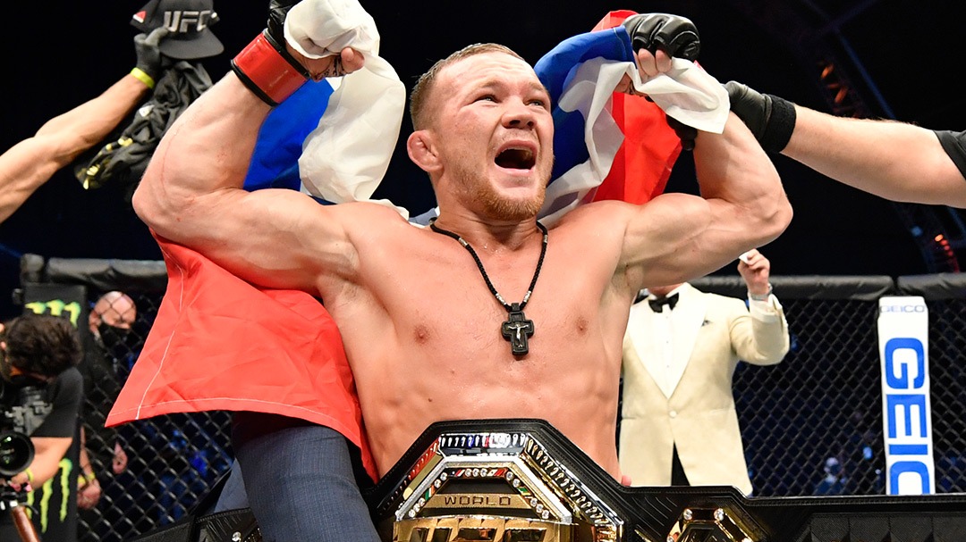 Вырос на Крайнем Севере, дрался в ночных клубах и стал чемпионом UFC: биография Петра Яна