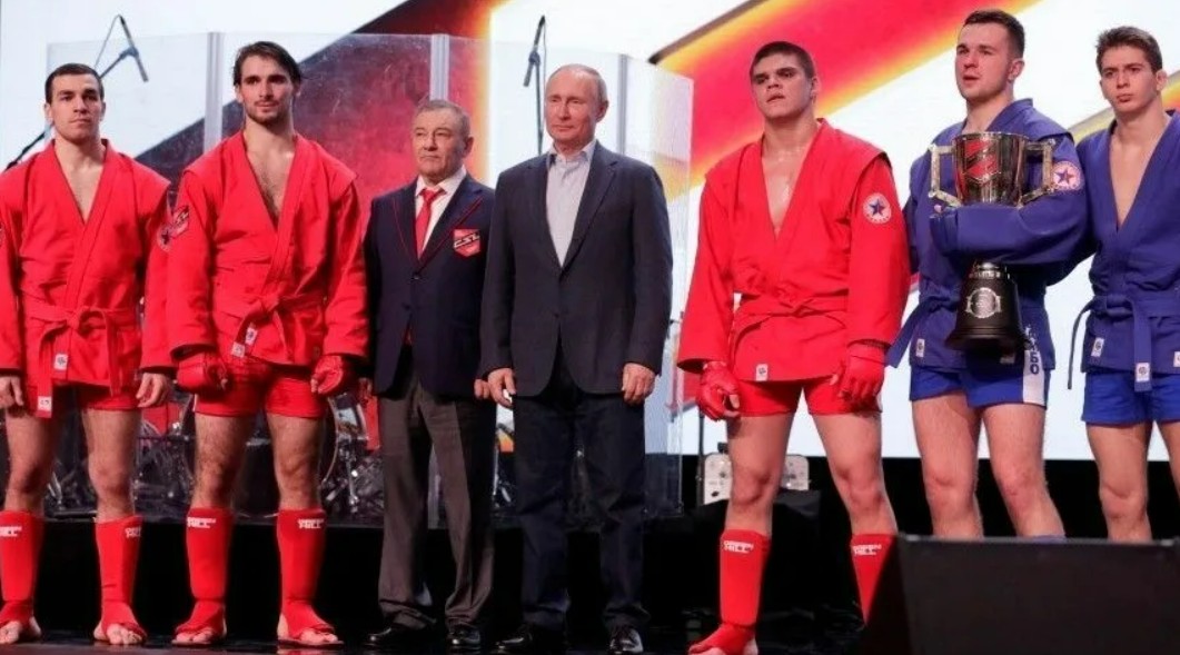 Владимир Путин на турнире Лиги боевого самбо
