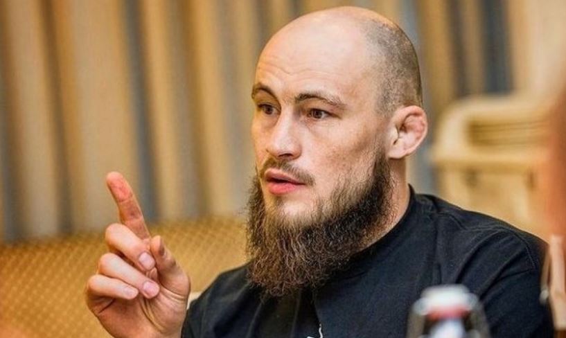Боец UFC Фахретдинов назвал трусами спортсменов, поддерживающих недопуск российских атлетов на международные соревнования