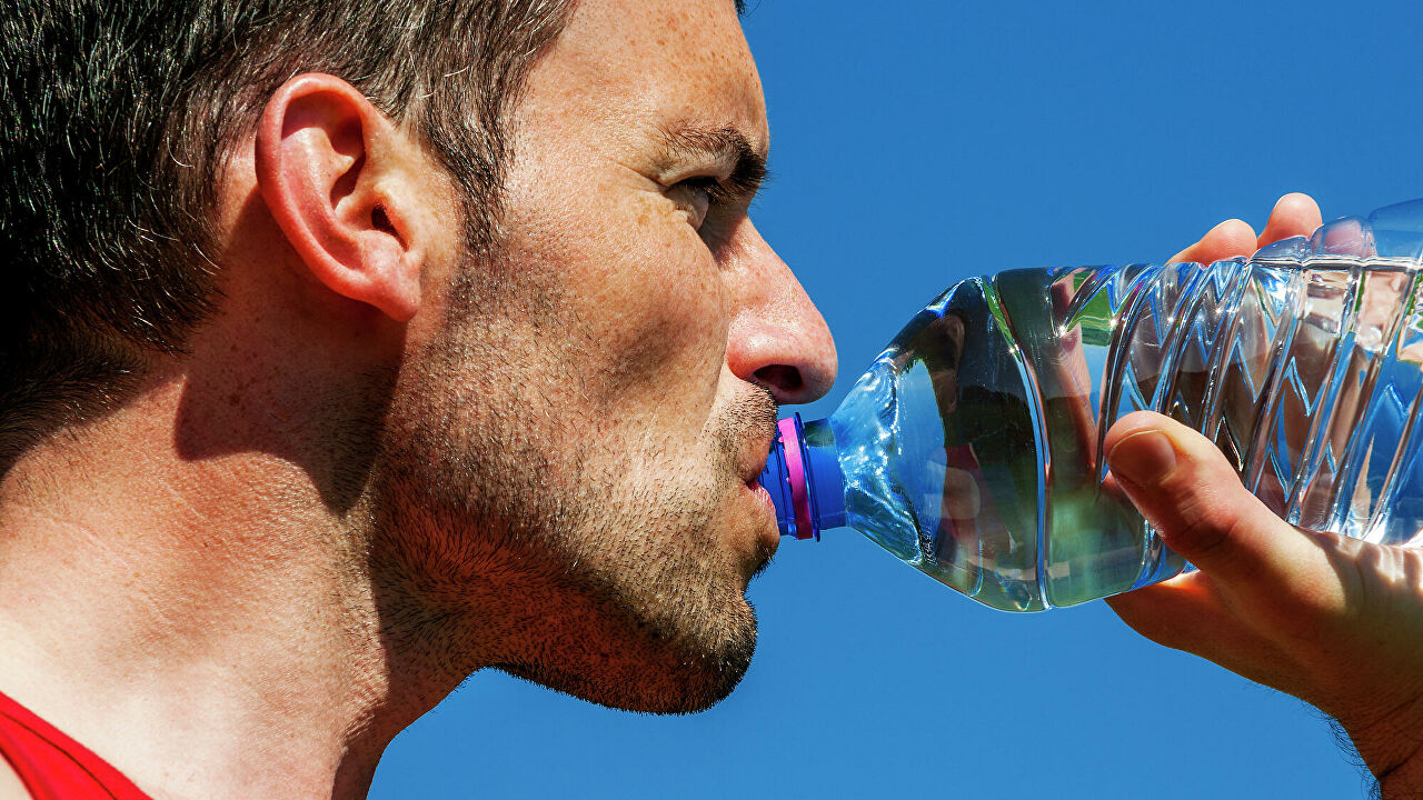 Пить воду на тренировке
