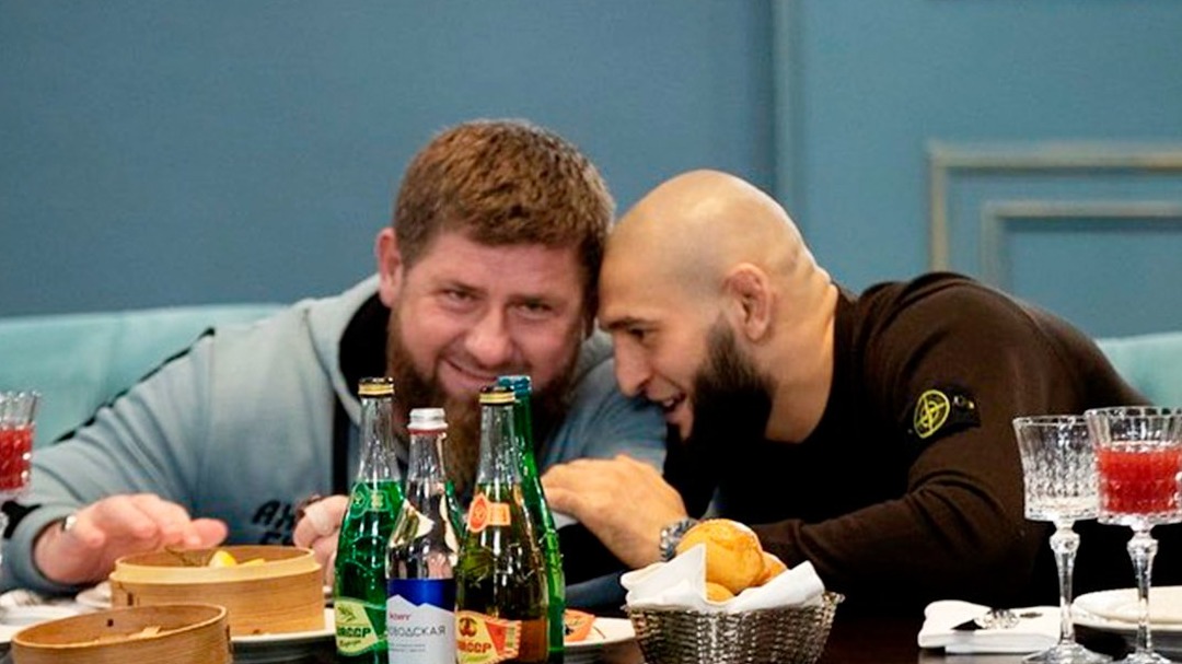Кадыров рассказал, что Чимаев дрался с Усманом со сломанным пальцем