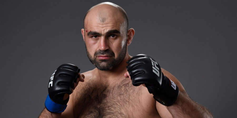 Шамиль Абдурахимов опустился на 15 место в рейтинге UFC