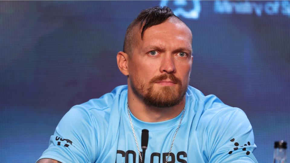 Менеджер украинского боксера Усика сообщил об отмене боя с Фьюри