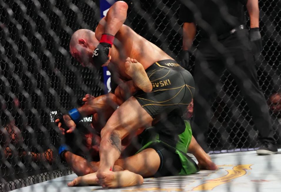 Президент UFC впечатлен победой Волкановски над Родригесом