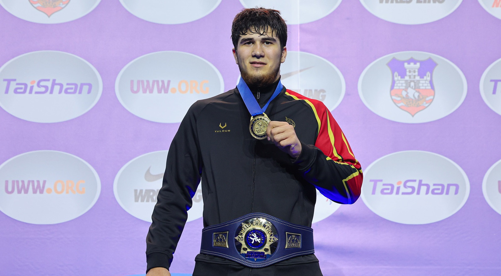 Победил Садулаева и выиграл золото: Ахмед Тажудинов – главная сенсация чемпионата мира по борьбе