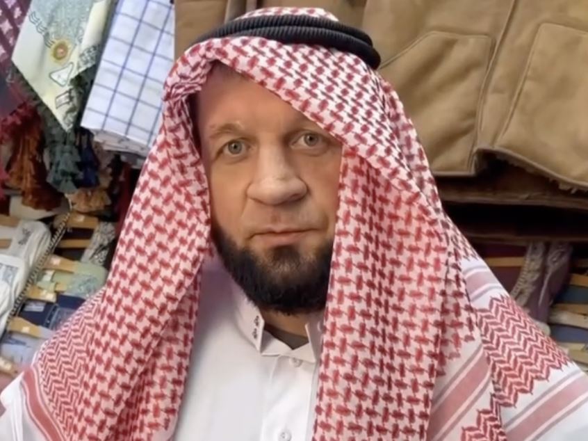 Российский боец ММА Александр Емельяненко выбрал арабское имя во время поездки в Медину