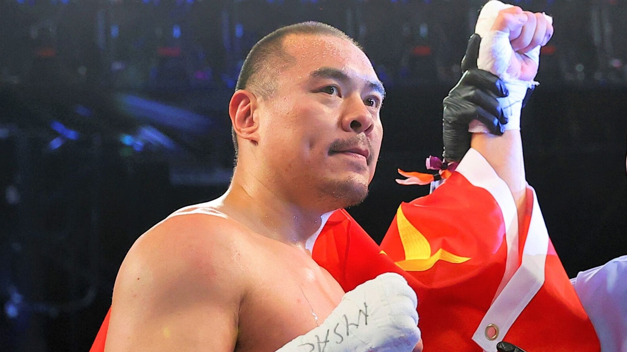 Китайский боксер Чжилэй пообещал нокаутировать украинца Усика