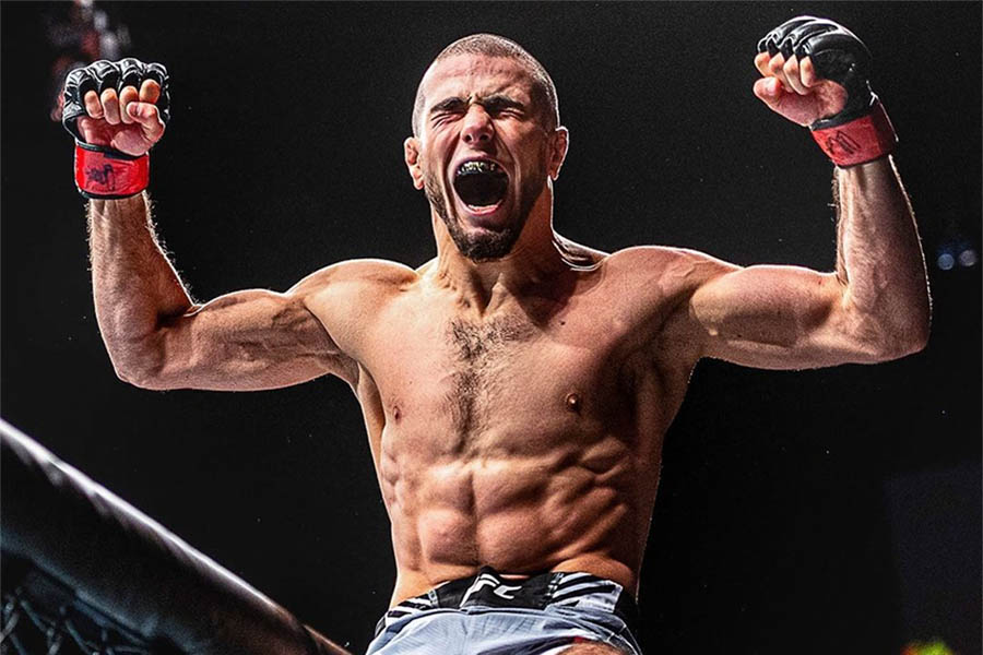 Британский боец UFC Мокаев поддержал Бетербиева перед поединком с Биволом