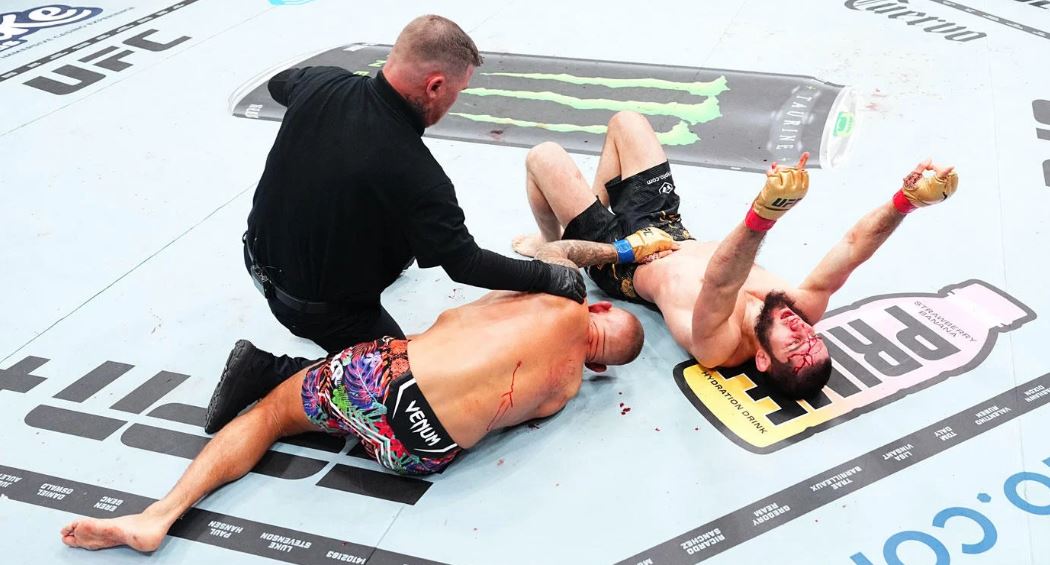 Василевский: бой за пояс UFC в полусреднем весе – оптимальное развитие событий для Махачева