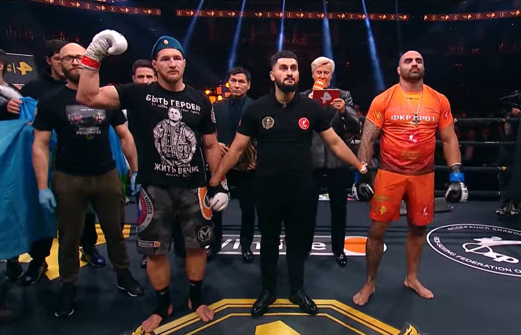 Минеев нокаутировал Родригеса и стал чемпионом «Бойцовского клуба РЕН ТВ» в тяжелом весе (Видео)