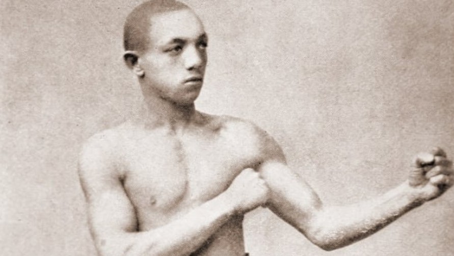 Создал бой с тенью, дрался 70 раундов и умер в нищете. История первого чернокожего чемпиона мира по боксу