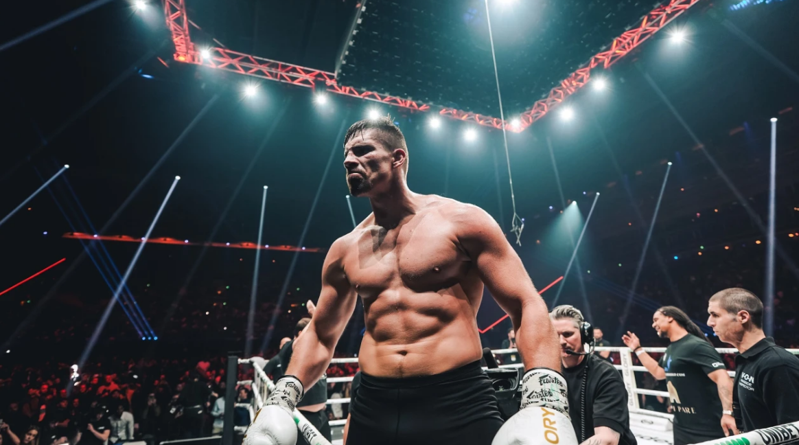 Чемпион Glory Верхувен заявил, что успех Перейры в UFC заставил его задуматься о переходе в ММА