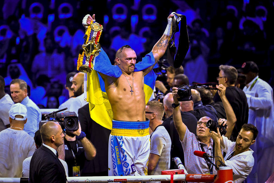 IBA разрешила украинским боксерам выступать на турнирах под национальным флагом