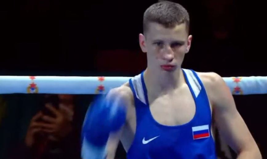 Российский боксер Двали вышел в четвертьфинал чемпионата мира в Ташкенте