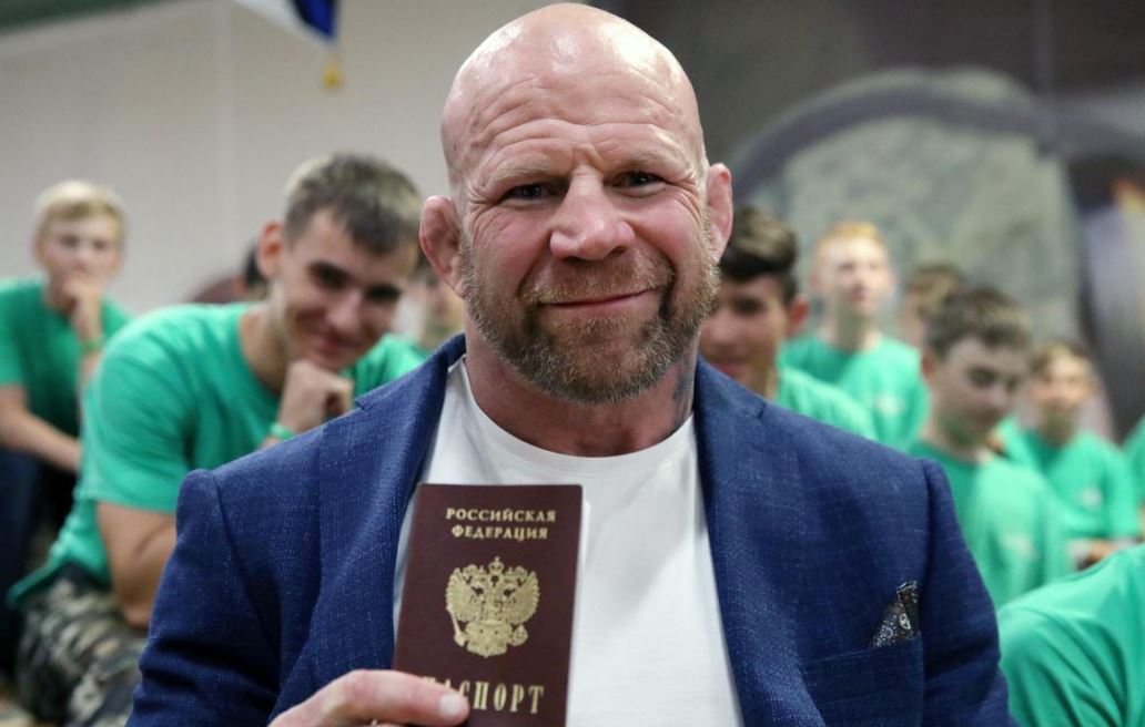 Садыхову назначен следующий бой в UFC, Монсон отказался от гражданства США: самое главное за день в единоборствах