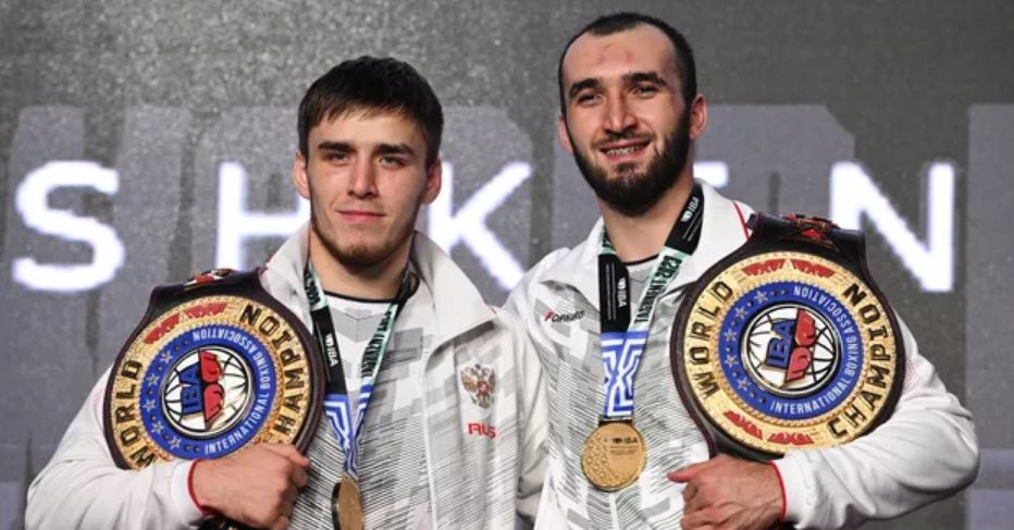 Российские боксеры Гаджимагомедов и Атаев получили ордена Почета Дагестана III степени