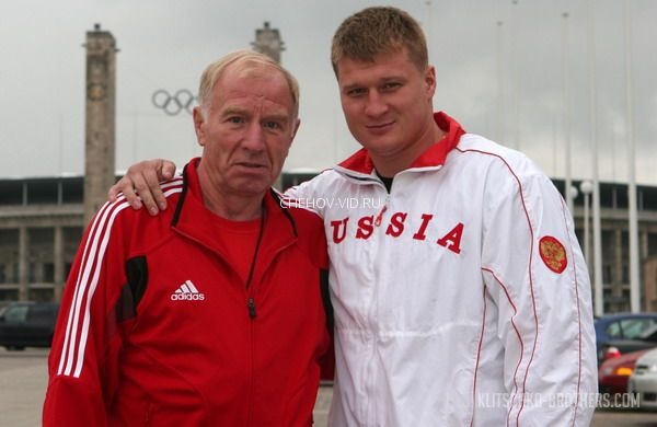 Скончался известный тренер по боксу Валерий Белов, тренировавший Поветкина, Лебедева и Цзю