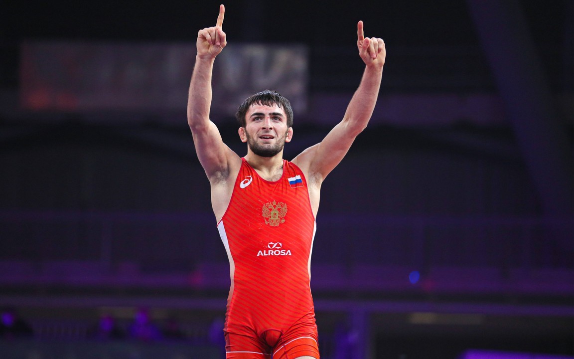 Чемпион Европы по борьбе Магомедов объявил о переходе в олимпийскую весовую категорию.