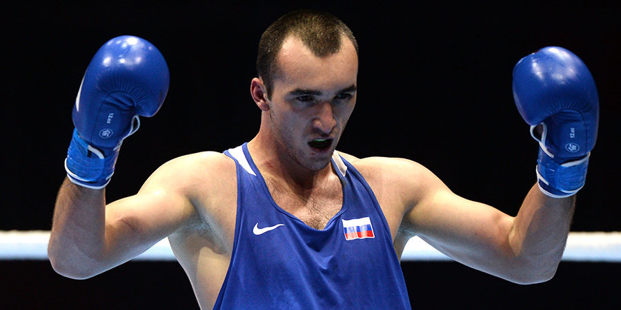 Гаджимагомедов победил Савицкого решением судей на боксерском турнире в Москве
