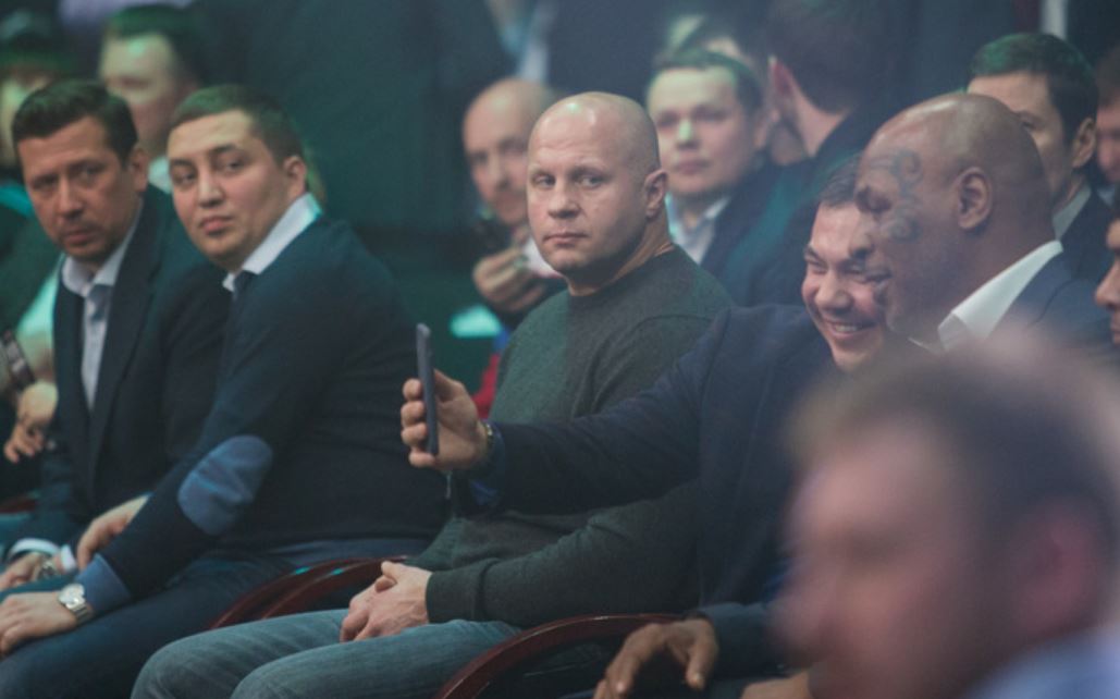 Хрюнов заявил, что президент UFC Уайт намерен организовать бой Федора и Тайсона в Арабских Эмиратах