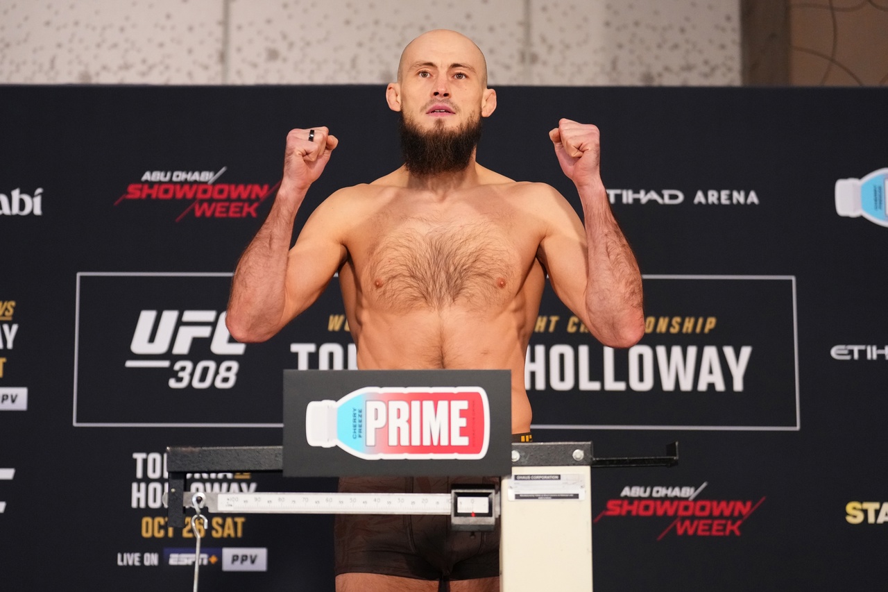 Россиянин Фахретдинов победил бразильца Леала на UFC 308